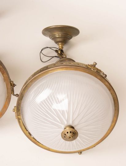 Edition HOLOPHANE 
Pair of Suspensions in...