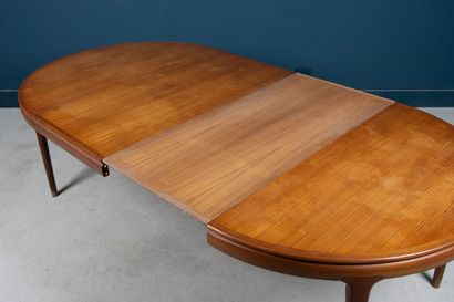 Round teak table and six chairs
Scandinavian...