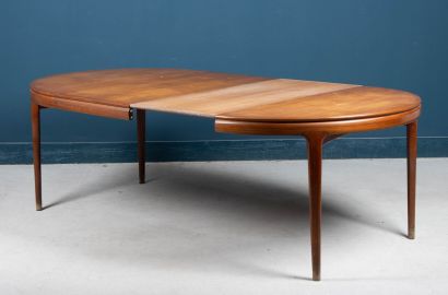 Round teak table and six chairs
Scandinavian...