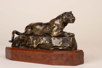 Antoine Louis BARYE (d'après)
Lionne couchée...