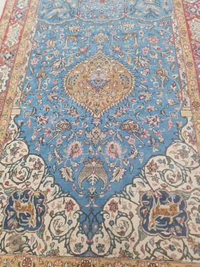 Tapis d'Orient
220 x 143 cm
Franges abim...