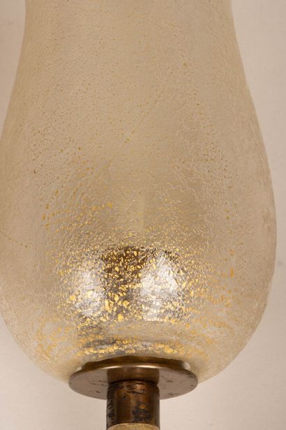 VERONESE, attribué à .
Lustre en verre irisé...
