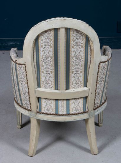 Bergère en bois sculpté et laqué
Epoque Louis...