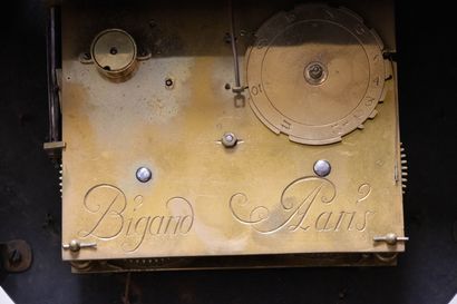 Cartel d'alcôve et son cul de lampe en marqueterie...