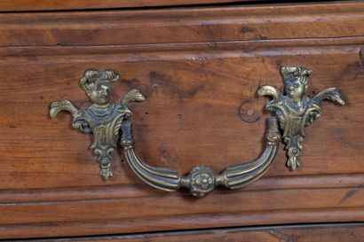 Commode tombeau en bois fruitier ouvrant...