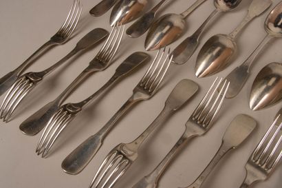 Douze grands couverts et une louche en argent,...