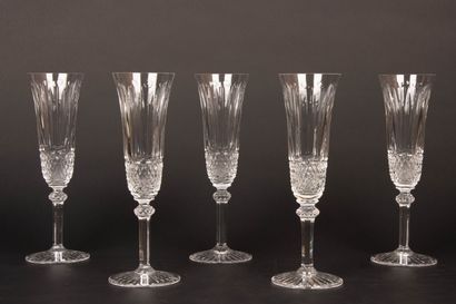 SAINT LOUIS Modèle Tommy.
Cinq flûtes à champagne
H:...