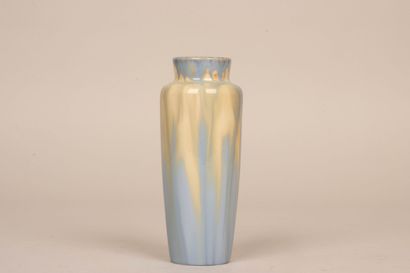 Pierre-Adrien DALPAYRAT (1844-1910)
Vase...