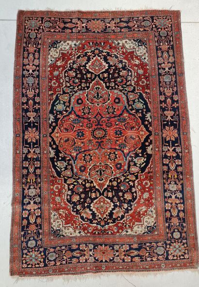 Tapis d'Orient en laine et soie
200 x 136...