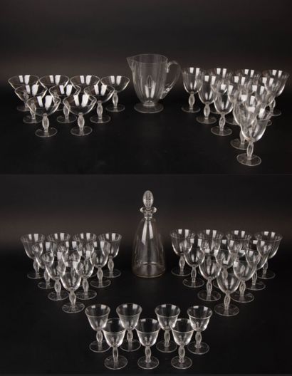 LALIQUE FRANCE Fontainebleau service.
Set...