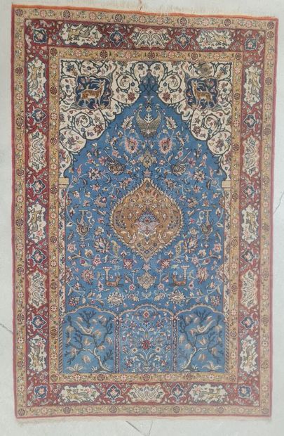 Tapis d'Orient
220 x 143 cm
Franges abim...