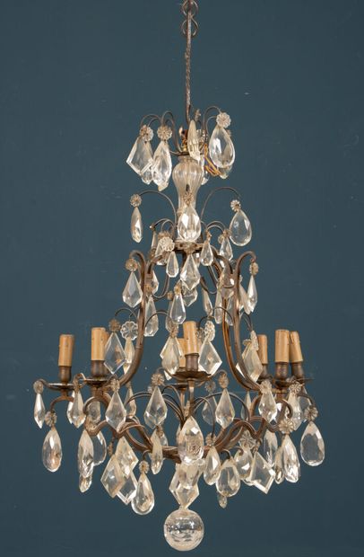 Lustre à pampilles à huit lumières. 
H. :86...