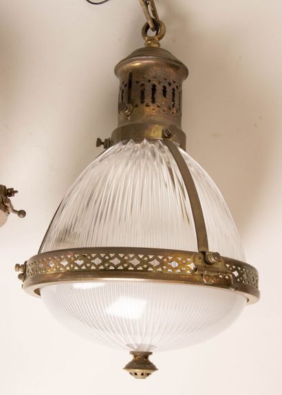 Edition HOLOPHANE 
Pair of Suspensions in...