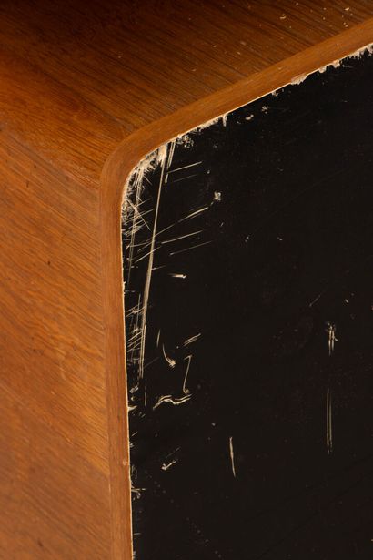 Bureau en placage de chêne et bois noirci,...
