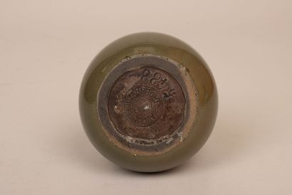 Auguste DELAHERCHE (1857-1940)
Vase en grès...