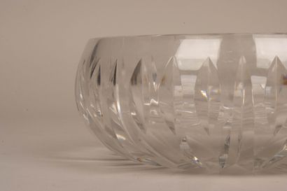 SAINT LOUIS 
Coupe creuse en cristal taillé....