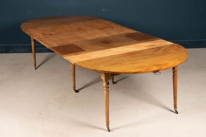 Table de salle à manger en acajou de forme...