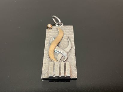 JEAN DESPRÉS (1889-1980) 
Silver plate pendant,...