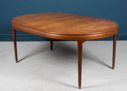 Round teak table and six chairs
Scandinavian...