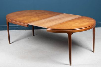 Round teak table and six chairs
Scandinavian...