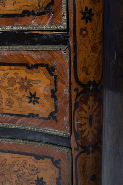 Secrétaire droit à abattant simulant un semainier,...