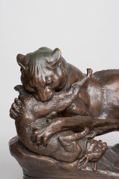 Sculpture moderne dans le gout du XIX°
Tigre...