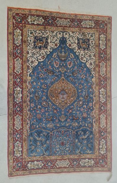 Tapis d'Orient
220 x 143 cm
Franges abim...