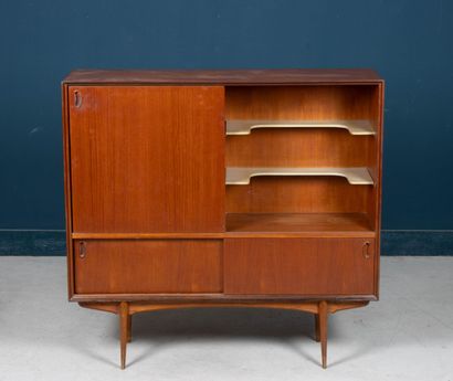Meuble de salon en teck.
Design scandinave...
