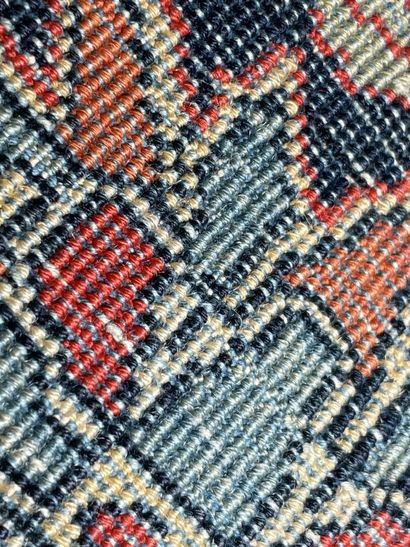 Tapis d'Orient en laine et soie
200 x 136...