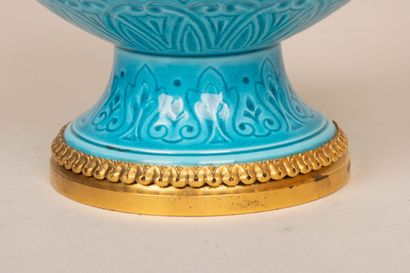 Manufacture de Sèvres -
Vase couvert en porcelaine...
