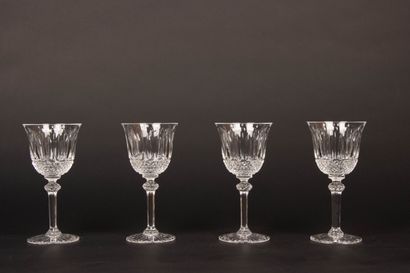 SAINT LOUIS Modèle Tommy.
Quatre verres à...