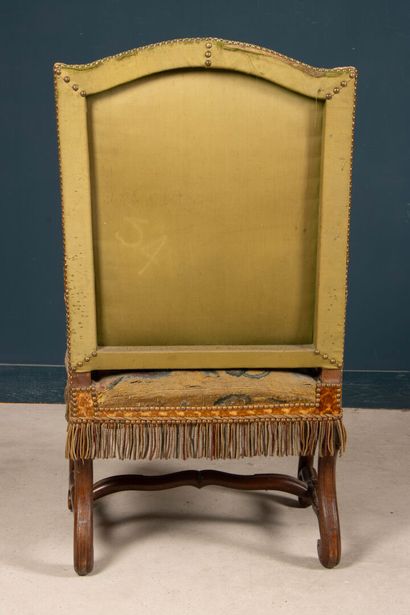Fauteuil à haut dossier, pieds os de mouton...