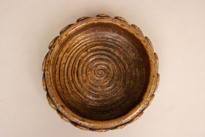 André ROZAY (1913-1991) 
Coupe grès soulignée...