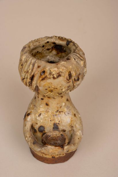 Annie MAUME (née en 1945).
Vase anthropomorphe...