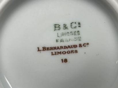 BERNARDAUD à Limoges
Suite de six tasses...