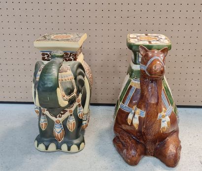 Paire de sellettes porte-pots en céramiques:...