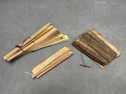 Trois livres de prières birrmans
L. :24 cm,...