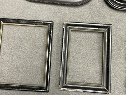Lot de neuf cadres en bois noirci.
NapoléonIII...