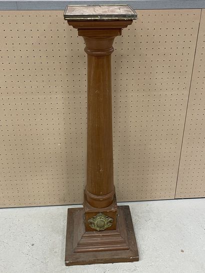 Grande colonne en bois , ornement de régule...