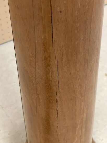 Grande colonne en bois , ornement de régule...