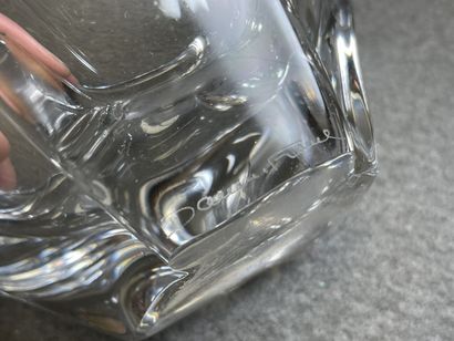 Ensemble de pièces en cristal:
- deux cendriers...