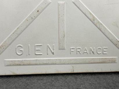 Ensemble de faïence de Gien. 
Melonnière,...
