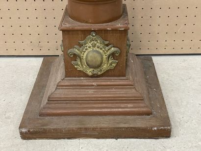 Grande colonne en bois , ornement de régule...