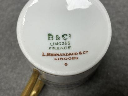 BERNARDAUD à Limoges
Suite de six tasses...