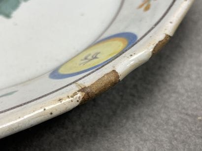 Six assiettes en faïence XIX° 
D. :21,5 cm,...