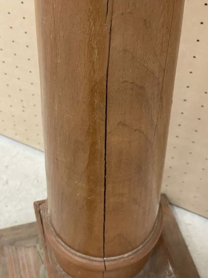 Grande colonne en bois , ornement de régule...