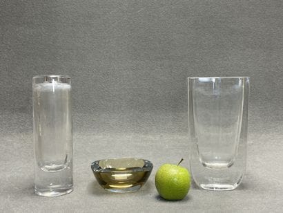 Ensemble de trois pièces en cristal étranger
-...