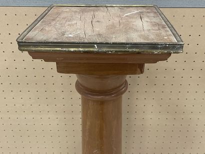 Grande colonne en bois , ornement de régule...