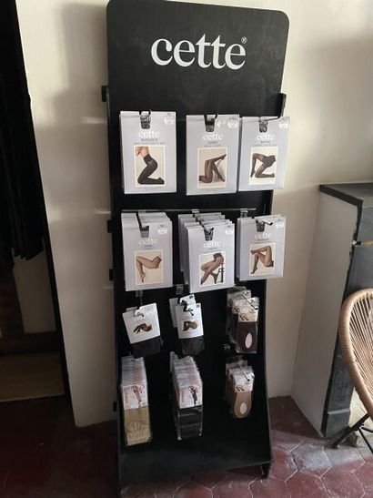 STOCK CHAUSSETTES ECHARPES
- portant avec...
