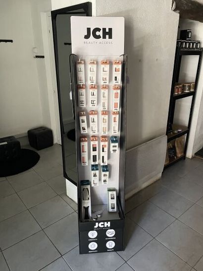 * JCH, PRODUITS MANUCURE: portant avec 62...